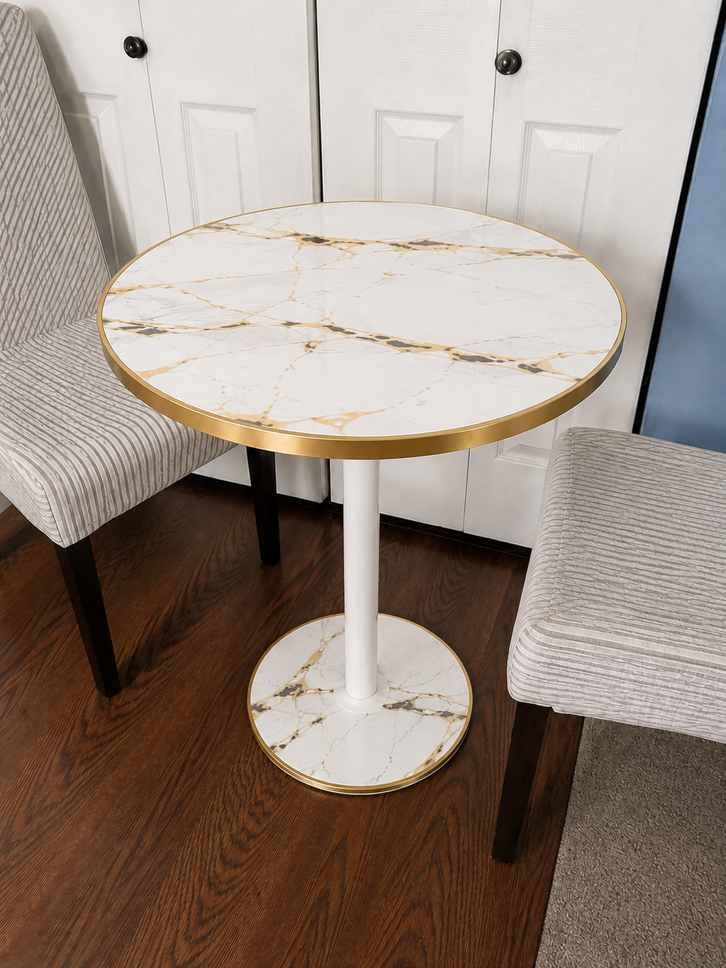 DIning table/centre table
